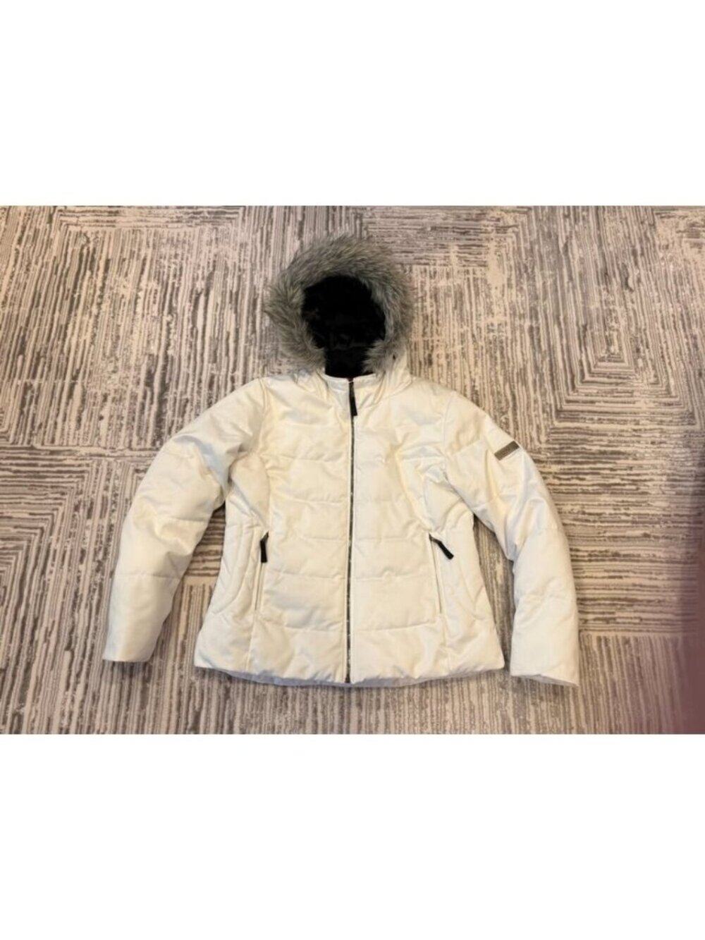 Obermeyer "Bombshell Jacket" women's size 14 white puffer ski coat MSRP $349.00